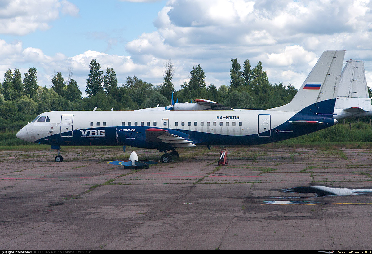 Президент Владимир Путин разрешил начать выпуск в России самолетов Ил-114 