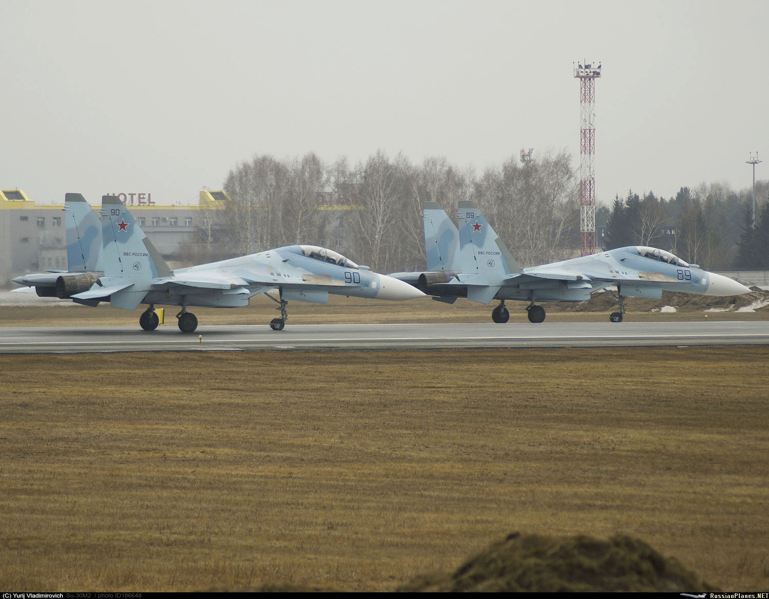 ВКС России получили последние два истребителя Су-30М2