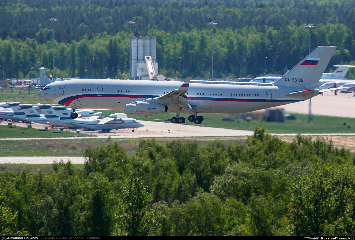 Самолет Ил-96-400 Министерства обороны России прибыл в Чкаловский