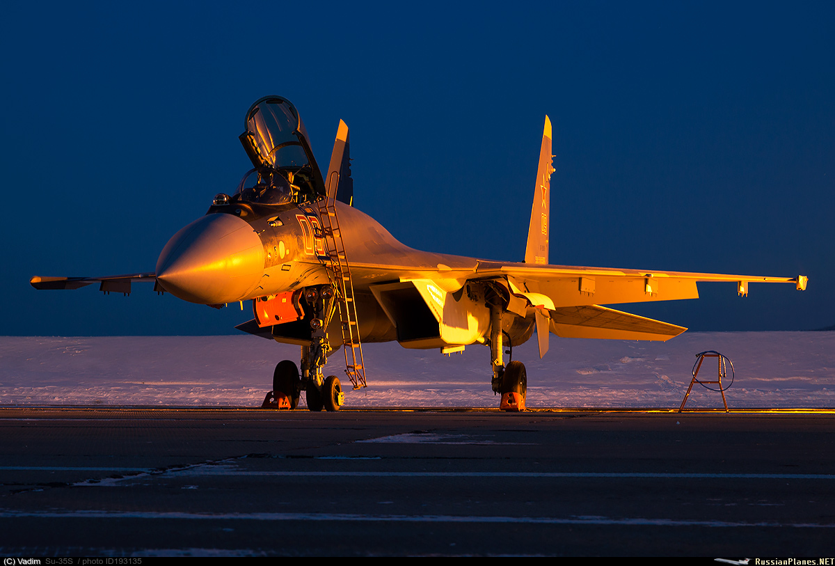 Российский истребитель Су-35С совершил одиночный полет до Гибралтара