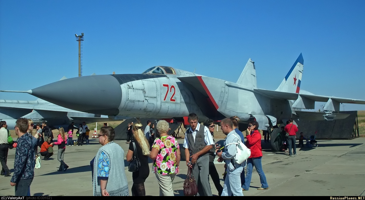 http://russianplanes.net/images/to34000/033102.jpg