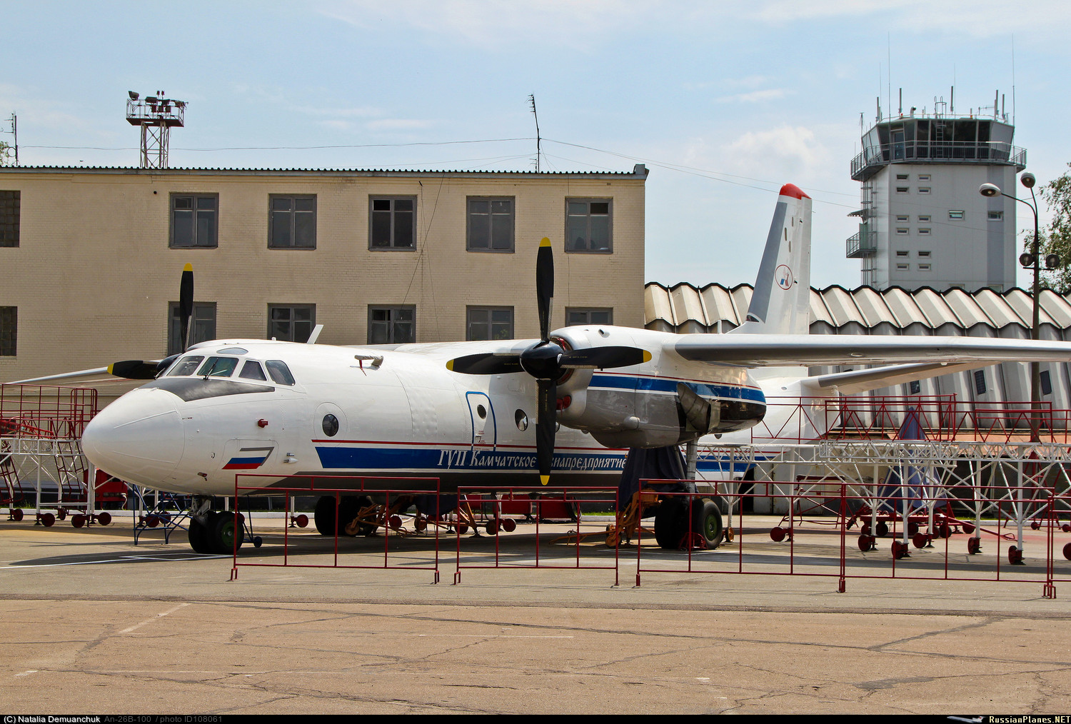 Фотография самолёта · Антонов · Ан-26Б-100 · 20 (зав.н. 12310) ·  Петропавловск-Камчатское АП ? russianplanes.net ? наша авиация