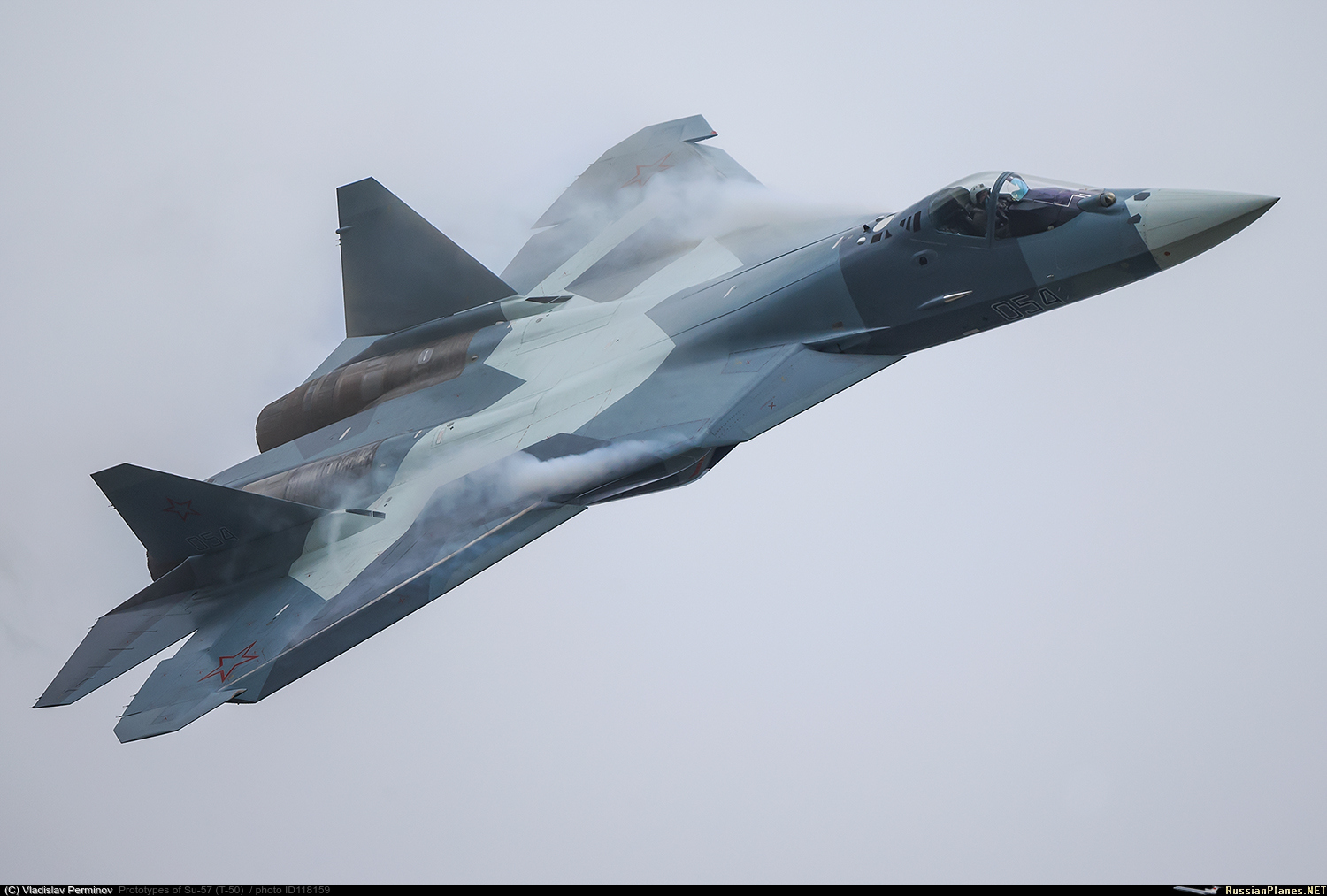 Т 50 4. Истребитель-невидимка т-50. Сухой т-50 vs f34. F35 КБ сухого. Су-35 и Су-57.