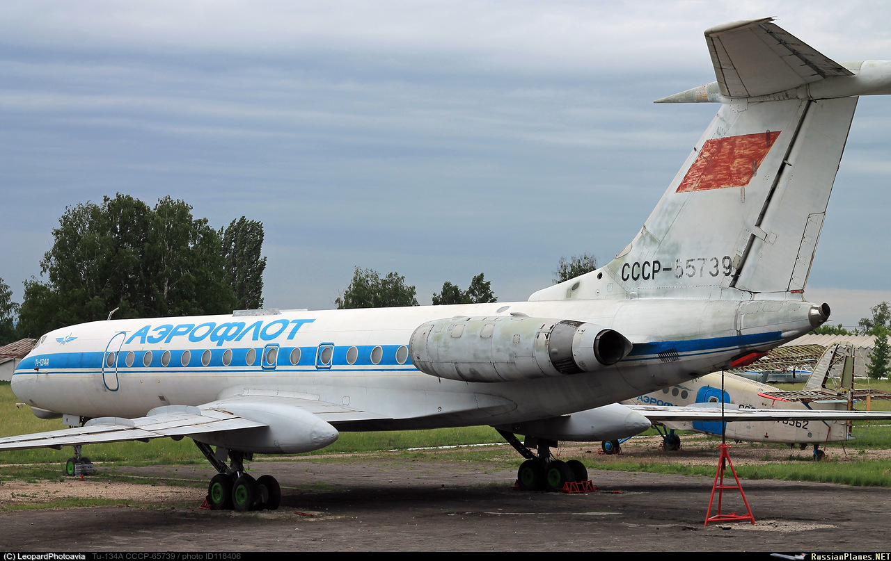 Катуга красноярск. Авиазавод Туполева ту 134. Ту 134б-3 ra-65701 Чебоксарский авиационный завод. Арбас а 134. Ту 134 а эту ни разу.