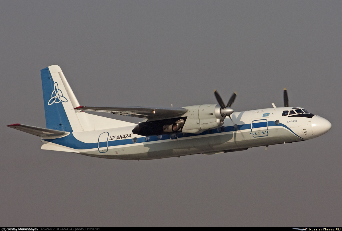 Ан 24 рейсы. Самолет АН 24. АН 24 ВКС. Antonov an‑24. АН 24 десантный.