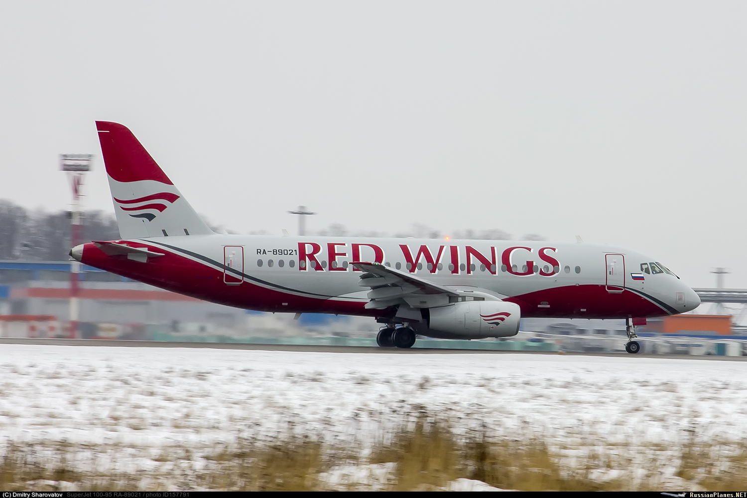 Ту-204 ред Вингс. Сухой Суперджет 100-95 ред Вингс. Боинг 777 ред Вингс. Ред Вингс 100 95. Купить билеты на самолет red wings