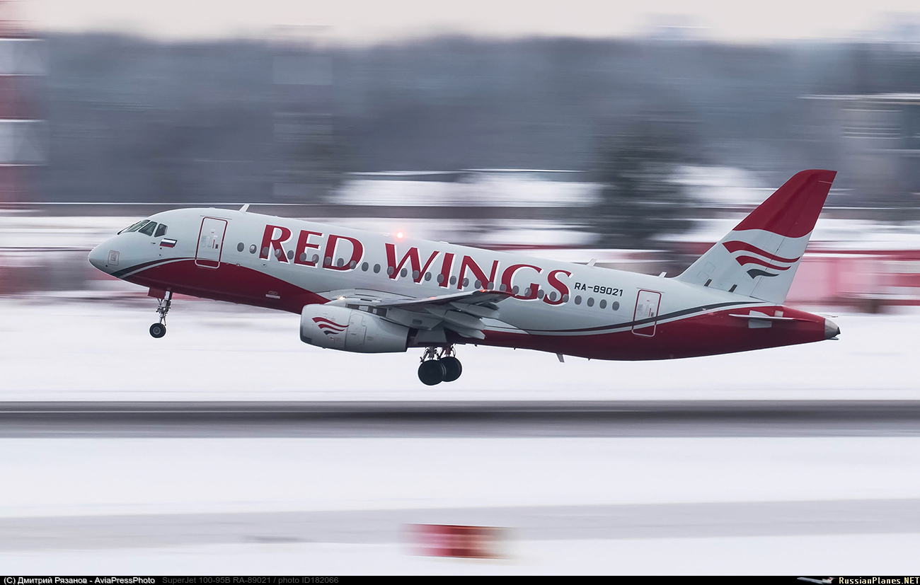 Ред вингс шри ланка. Ред Вингс WZ. Sukhoi Superjet 100 Red Wings. Сухой Суперджет 100-95 ред Вингс. Фото Superjet 100, Red Wings.
