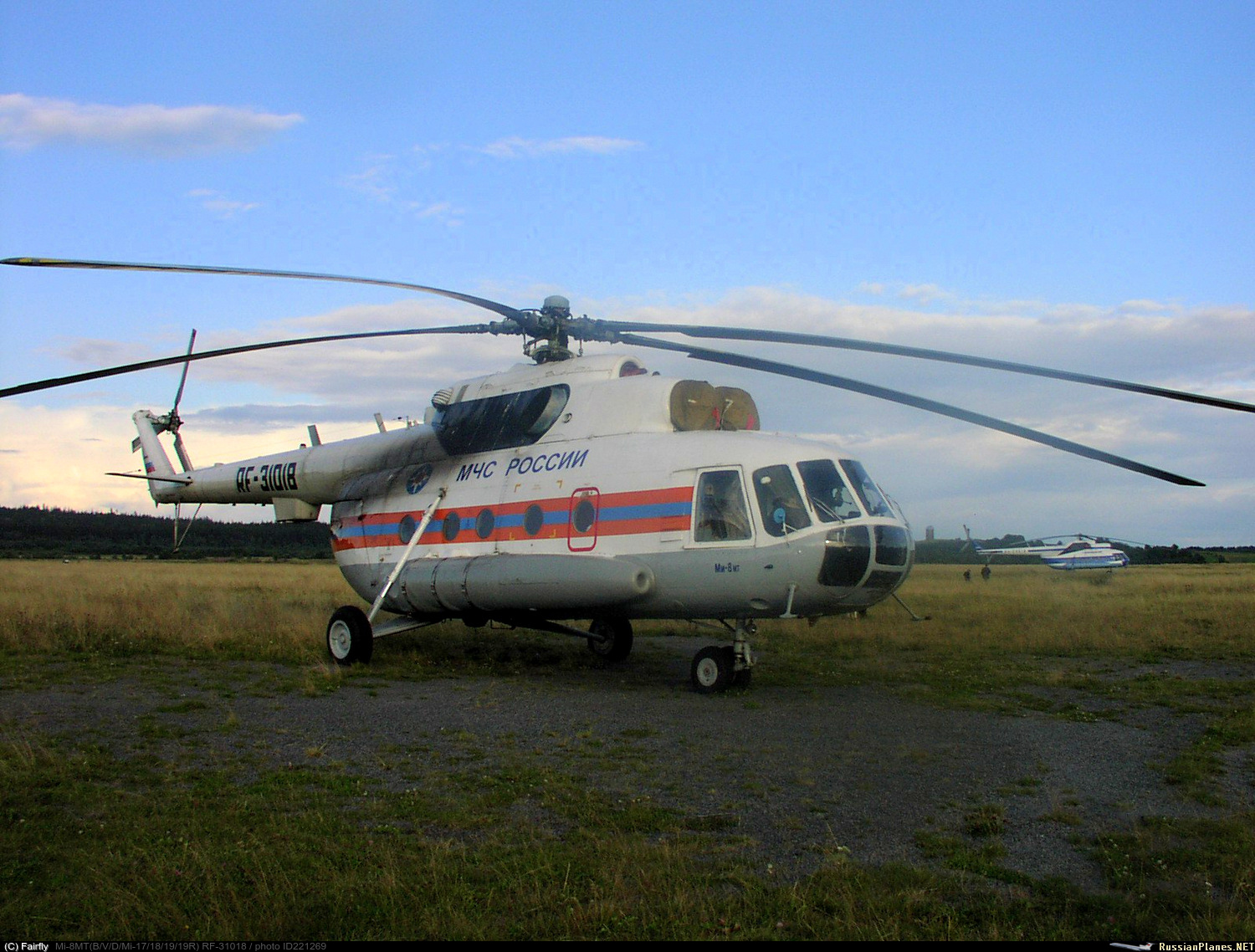 Фотография вертолёта · Миль · ? Ми-8МТ(Б/В/Д/Ми-17/18/19/19Р) · RF-31018 ·  Россия (СССР) - МЧС