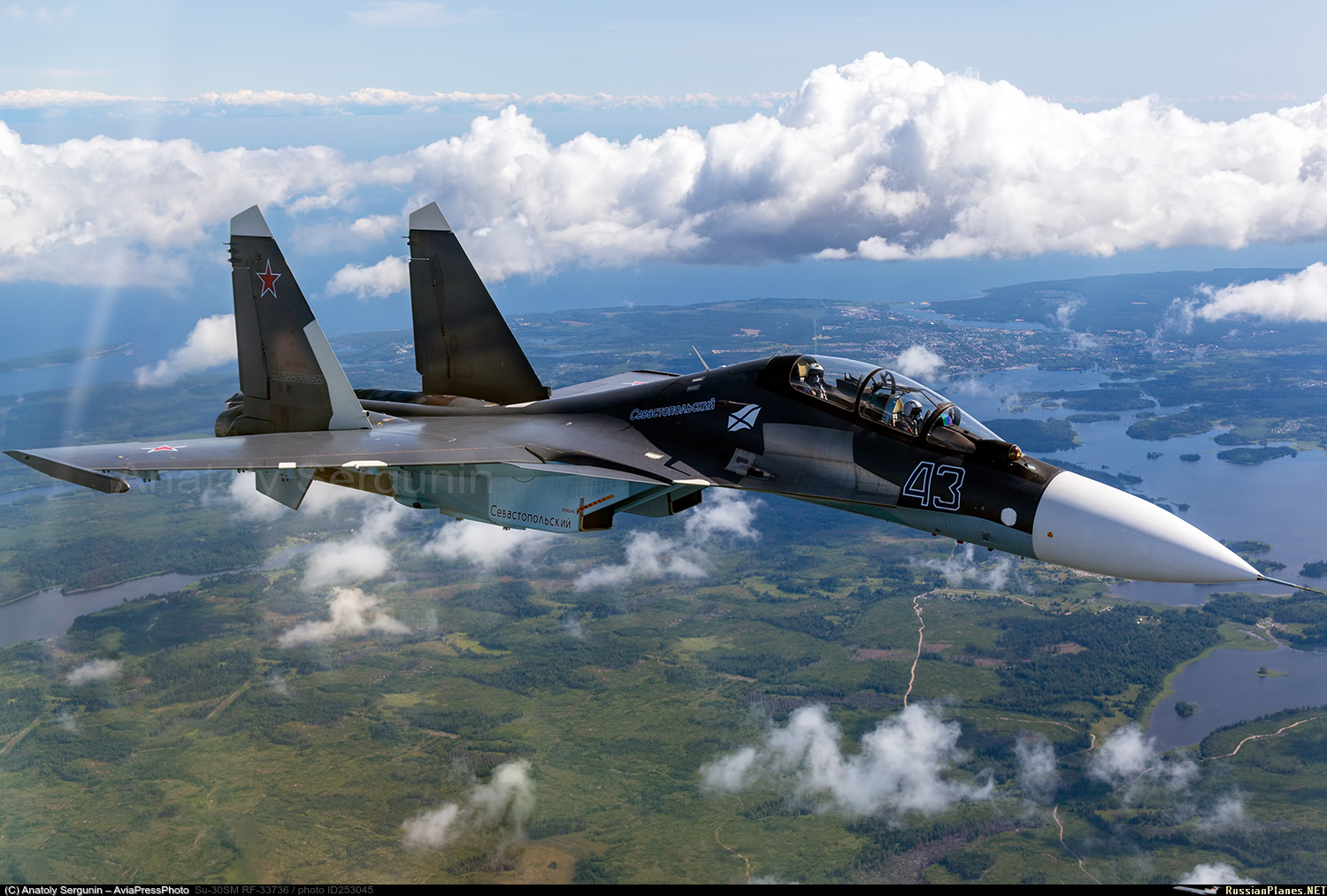 30 бомбардировщиков. Истребитель Су-30см. Самолет Су 30 см. Су-30мки кабина. Су-30 двухдвигательный реактивный самолёт.