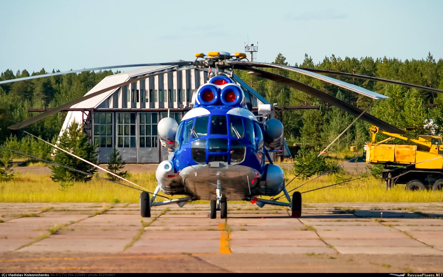 Погода аэропорт печора коми. Ми 4 в аэропорту Печора. Фото вертолётов Газпромавиа.