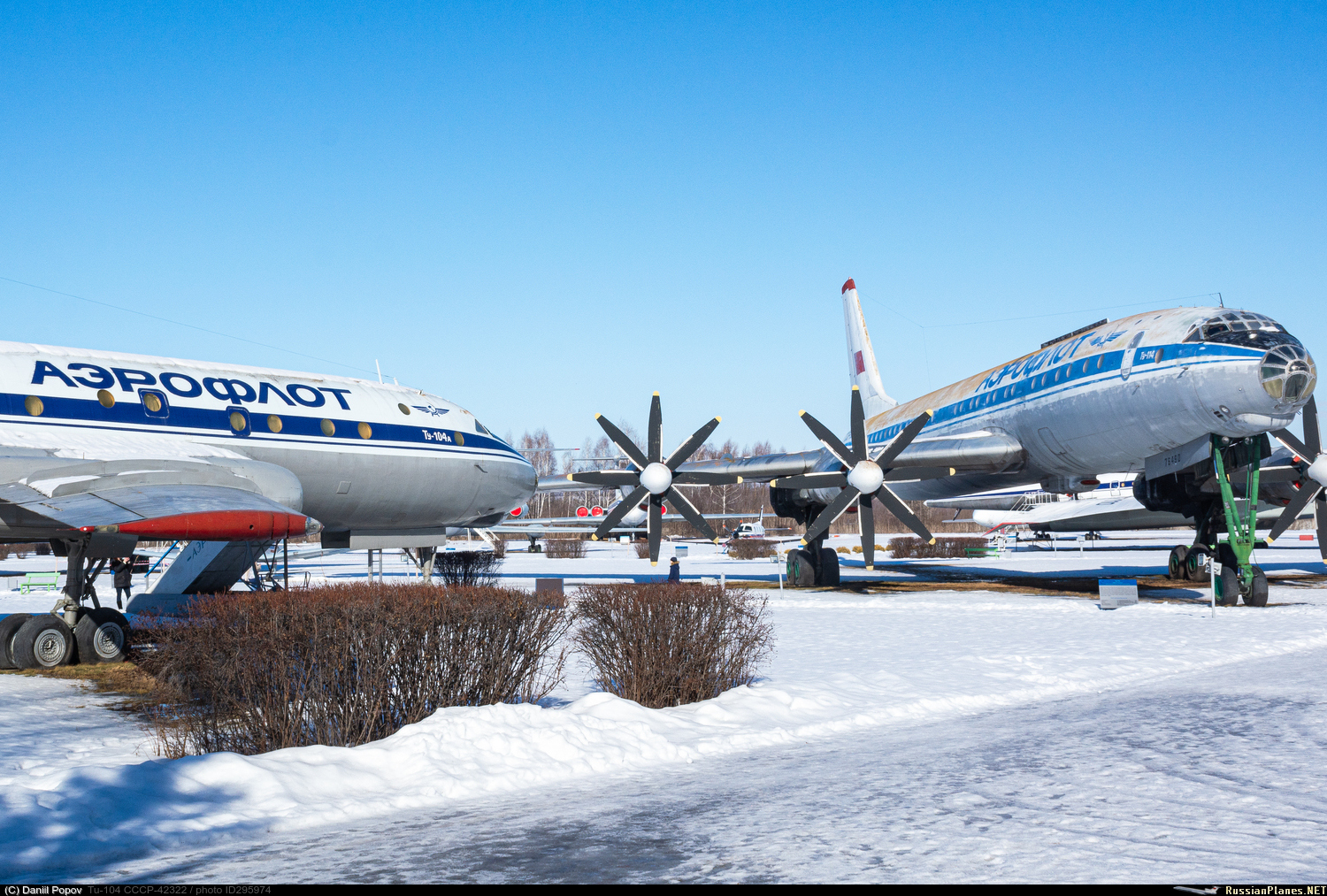 Музей авиации Баратаевка Ульяновск. Ту-104 Ульяновск. Музей гражданской авиации (возле аэропорта). Ту-104 42322.