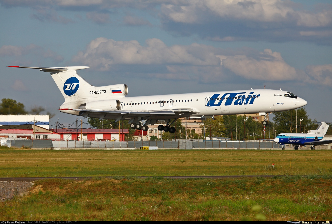 Utair внуково. Ту 154 ЮТЭЙР. Ту 154 Внуково. Ту 154м авиа компании космос. Ту 154м авиакомпания Омск.