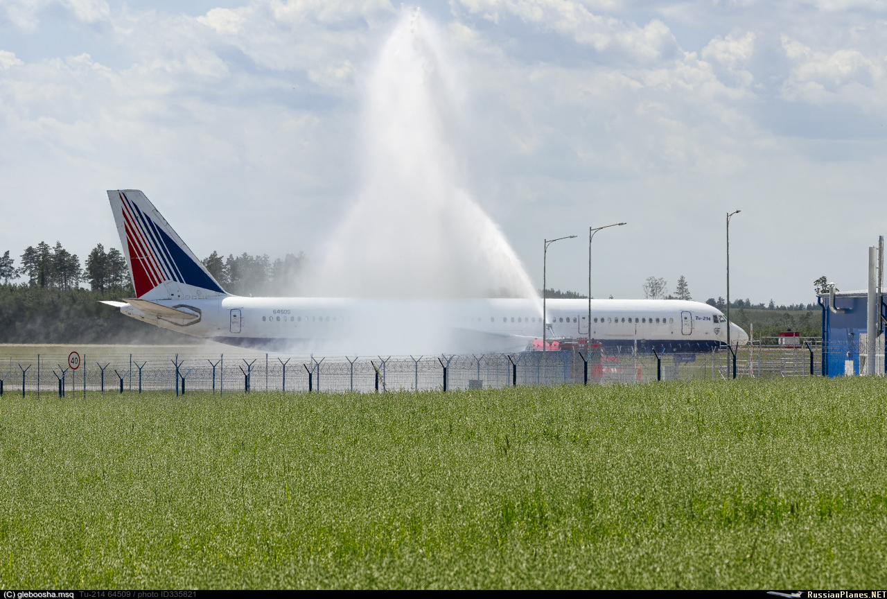 Фотография самолёта · Туполев · Ту-214 · 64509 (зав.н. 43406009) · КБ Туполева (АНТК, ОАО Туполев) ✈ russianplanes.net ✈ наша авиация