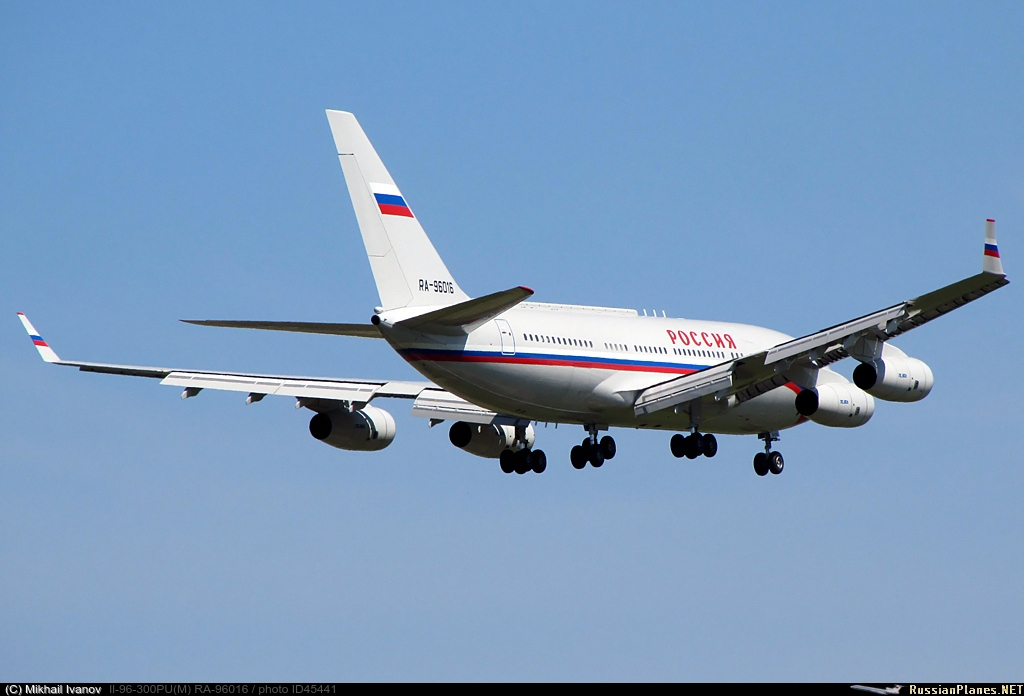 Аир россии. Шасси ил 96-300. Il-96-300pu. Ilyushin il-96-300pu самолет. Ил-96-300пу(м1).